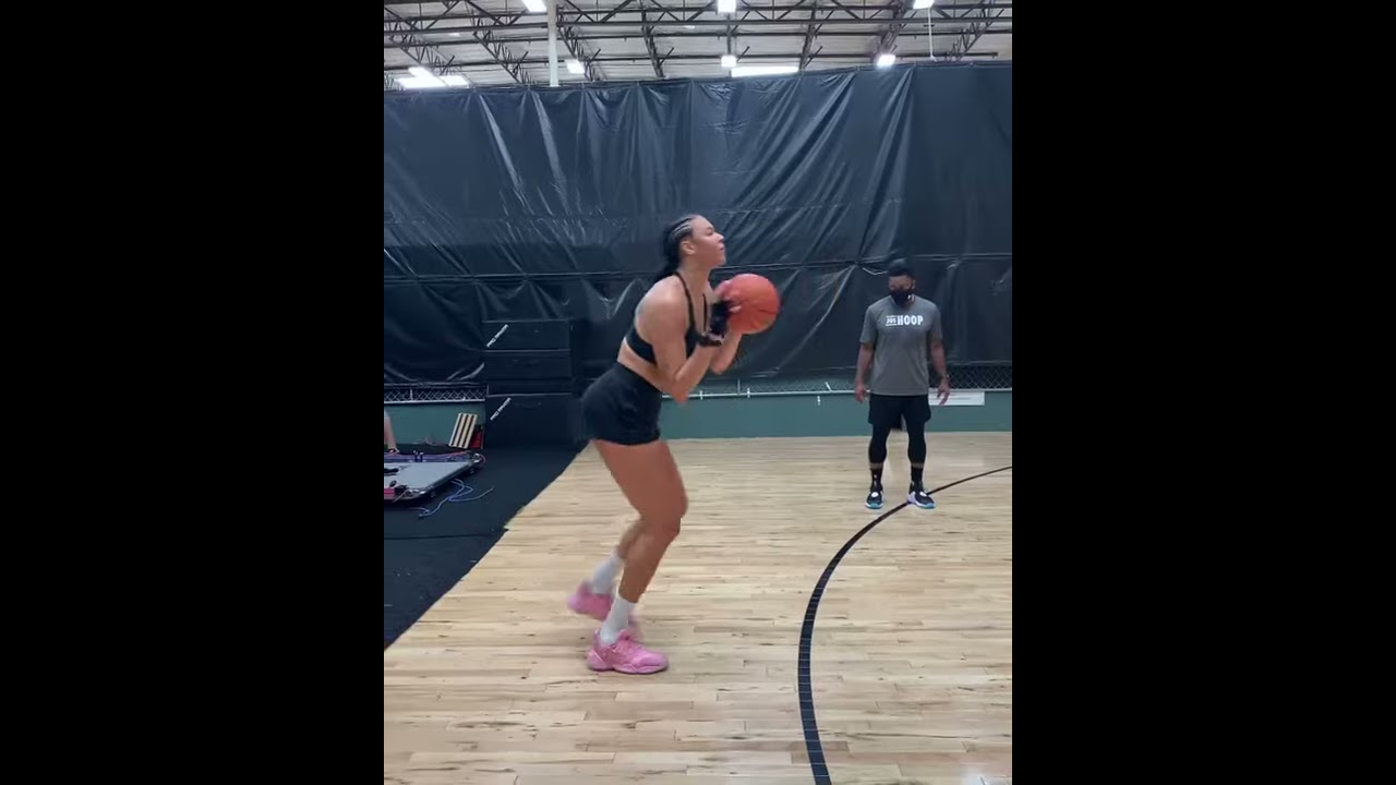 The World Tallest Female Basketball Baller in WNBA Liz Cambage training section | NBA | WNBA | Tall