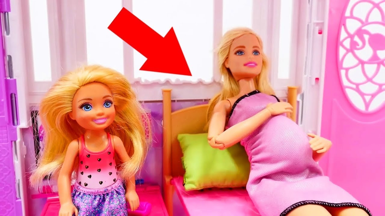 Barbie baby doll videos - Pregnant Barbie goes to hospital