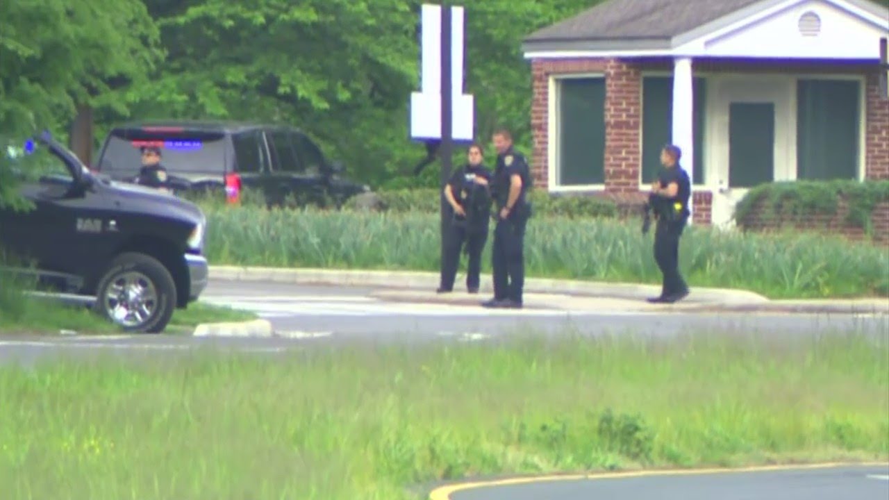 man-shot-outside-cia-headquarters-in-virginia-has-died-fbi-says