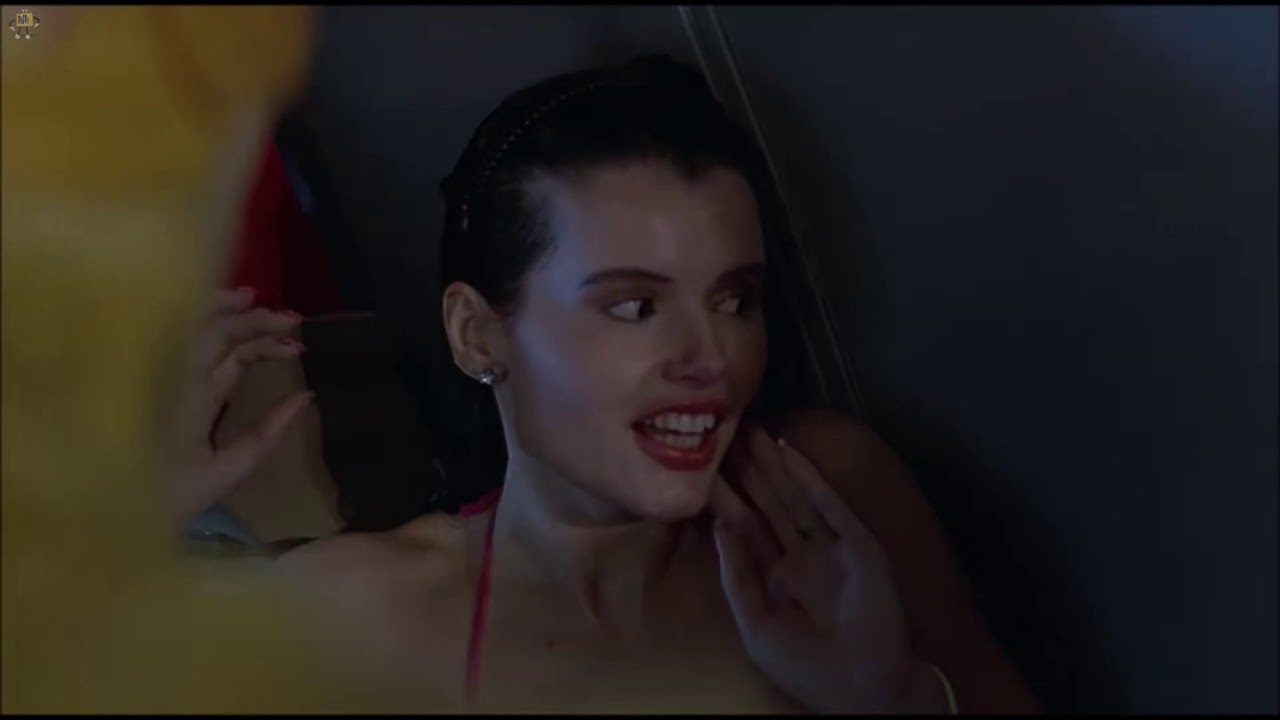 Geena Davis sexy lingerie and swimsuit in ´ Earthgirls Are Easy ´ (1988) - 1080p