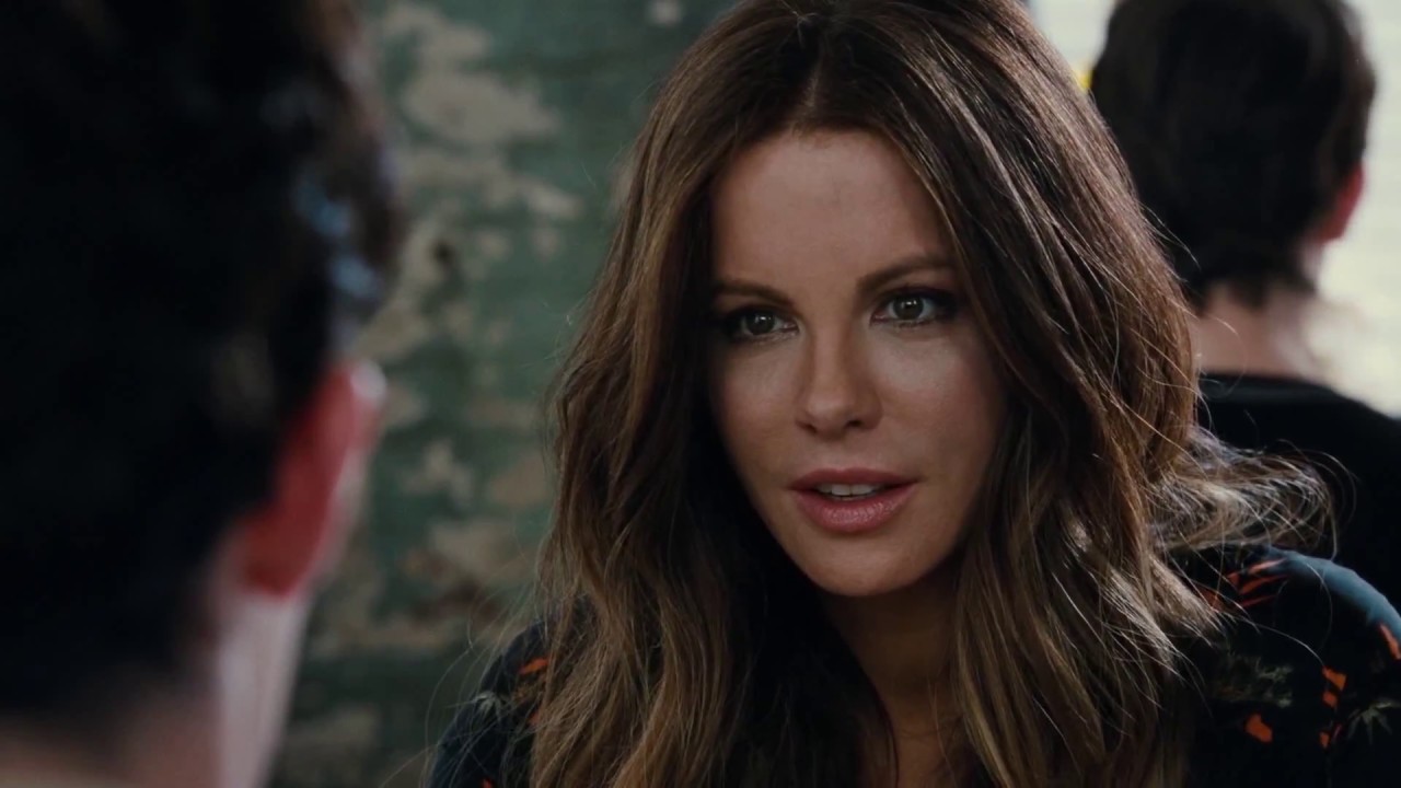 KATE BECKİNSALE İN THE ONLY LİVİNG BOY İN NEW YORK