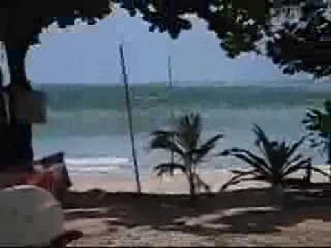 gıant tsunami is hitting the beach! best tsunami-video ever!