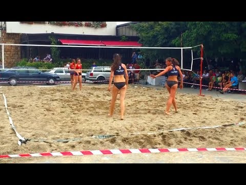 Hot Bikini Girls Beach Volleyball Downtown [HD]