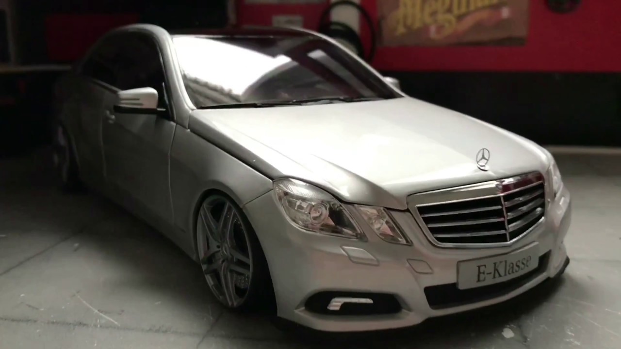 Mercedes-Benz E500 AMG / Garaj Tanıtım / Mercedes GARAGE / 1:18 Diecast Model-Diorama