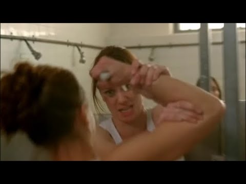 Prison Break - Sara is fighting in the shower - The Final Break