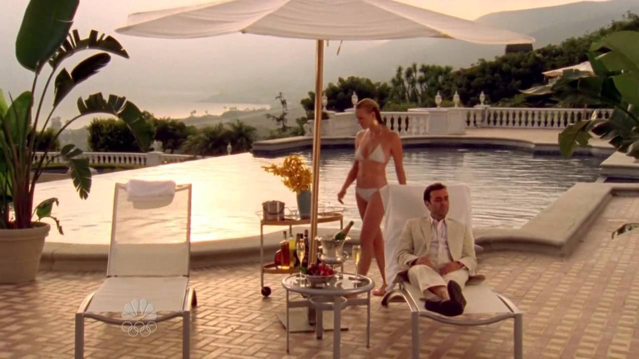 Yvonne Strahovski bikini