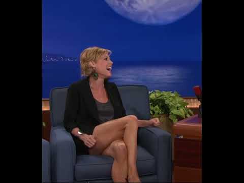 Julie Bowen Crossed Legs