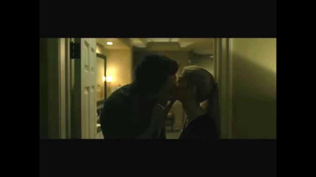 Rosamund Pike Hot Kiss in Gone Girl
