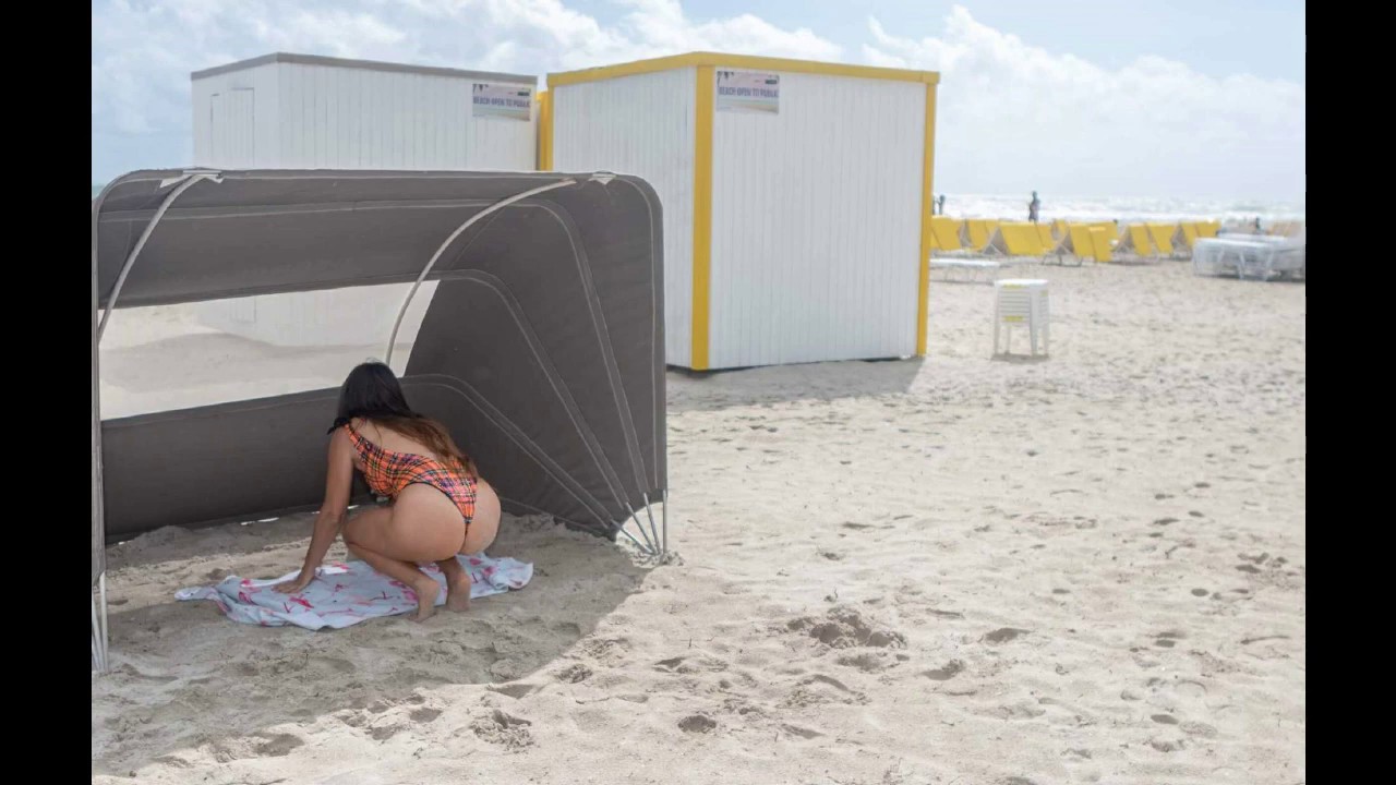 Claudia Romani in Bikini Practicing Yoga on South Beach