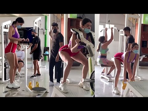 Camila Valencia ASMR, Girl makes his girlfriend lose Control at the Gym