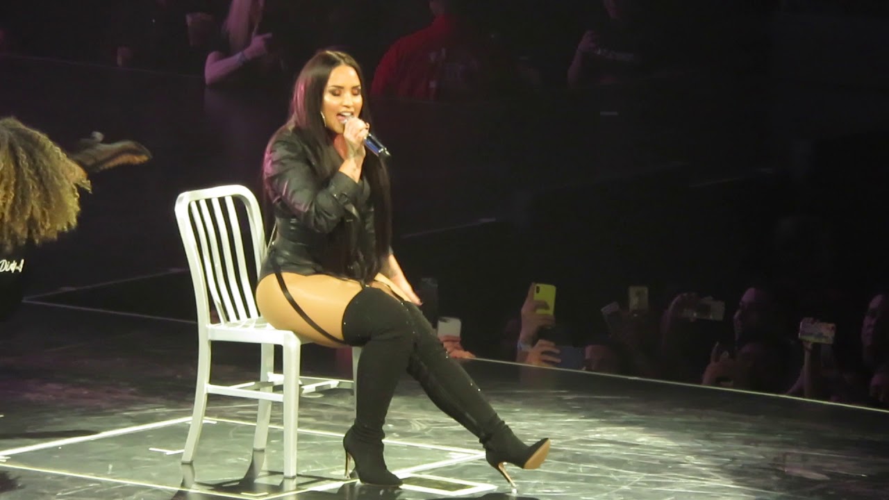 Demi Lovato - Sexy Dirty Love Viejas Arena San Diego