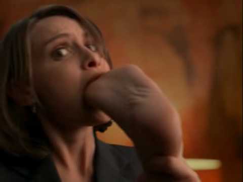 CALİSTA FLOCKHART (ALLY MCBEAL) FOOT İN MOUTH