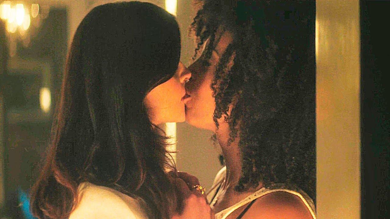 The Sandman / Kiss Scene — Johanna Constantine and Rachel (Jenna Coleman and Eleanor Fanyinka)