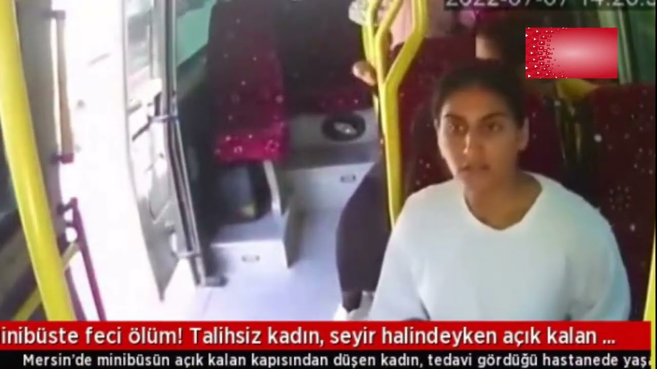 Minibüse binen kadın yolcu açık bırakılan kapıdan düşerek hayatını kaybetti