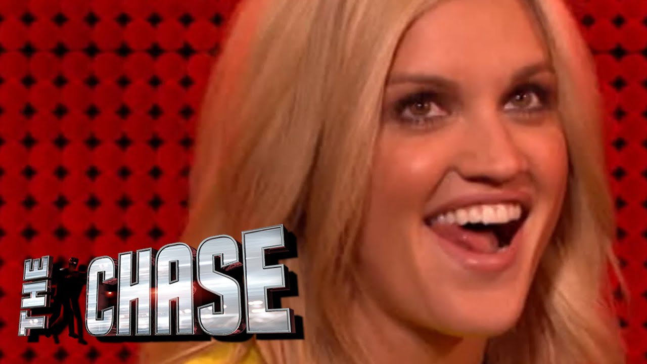 THE CELEBRİTY CHASE - ASHLEY ROBERTS FLİRTS WİTH THE CHASER