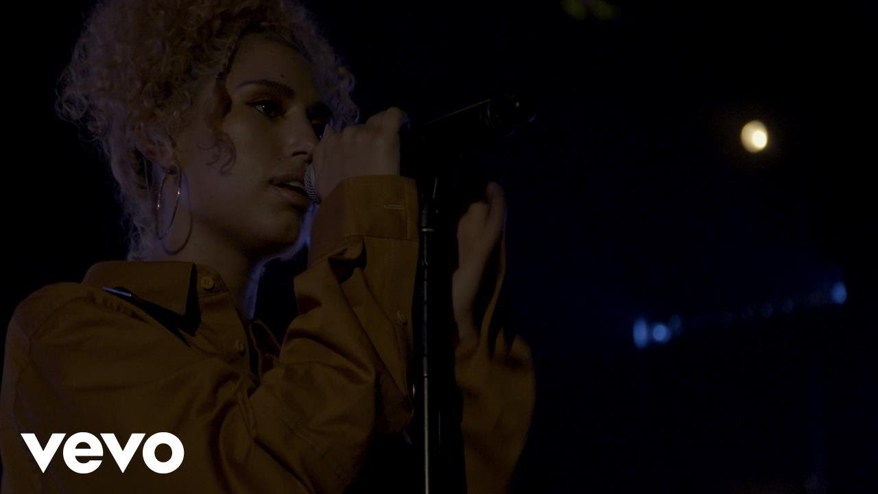 raye-hotbox-live-vevo-the-great-escape-2017