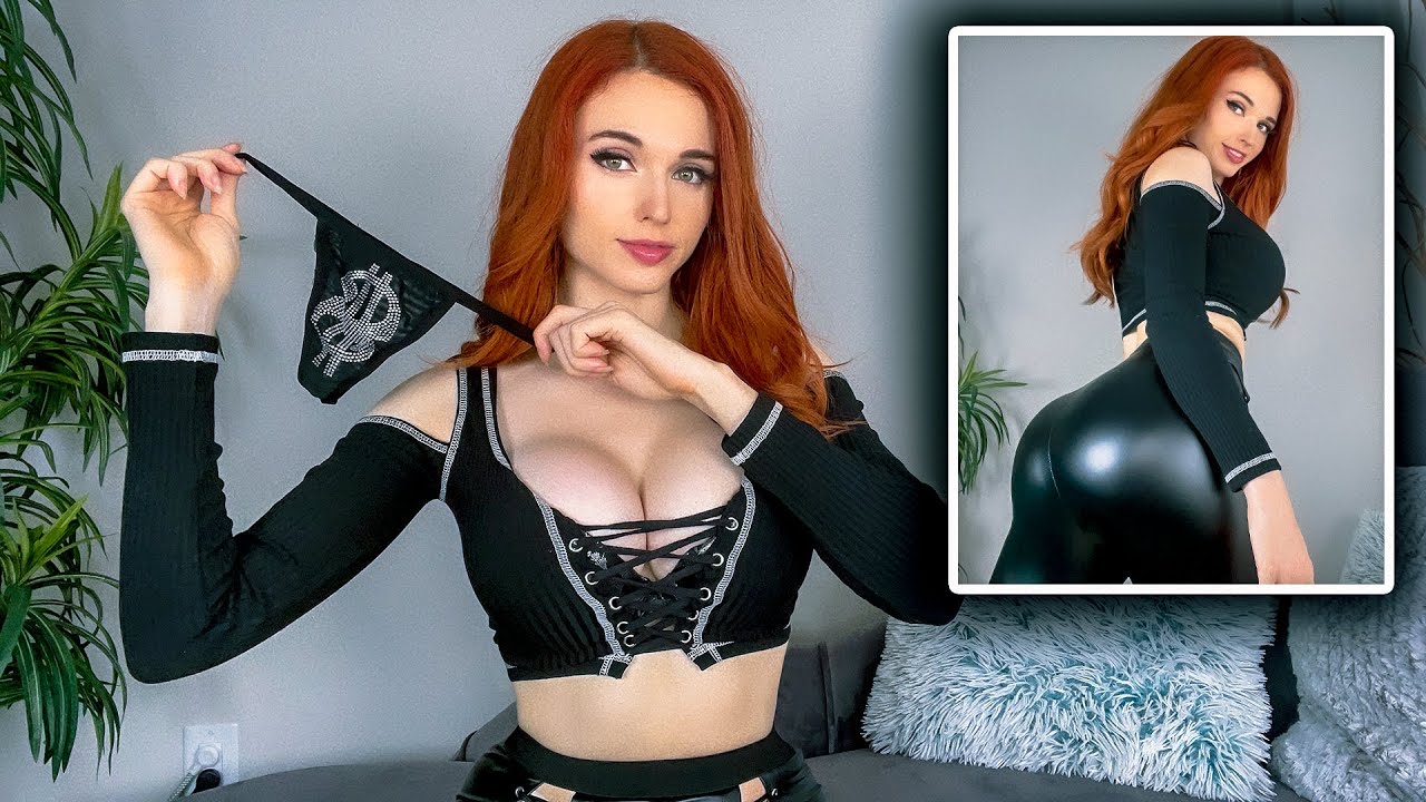 tıght outfıts dolls kill try on | amouranth
