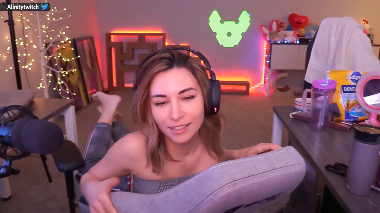 Best Twitch thots Being thots for 7 min