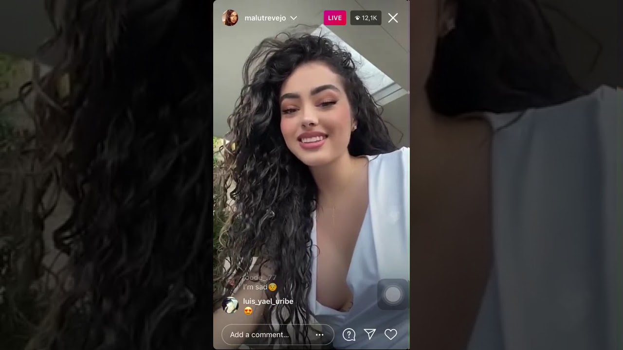 MALU TREVEJO FLASHES VİEWERS ON INSTAGRAM LİVE