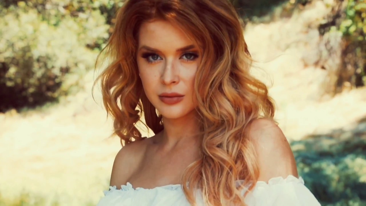 Renee Olstead - I Fall to Pieces