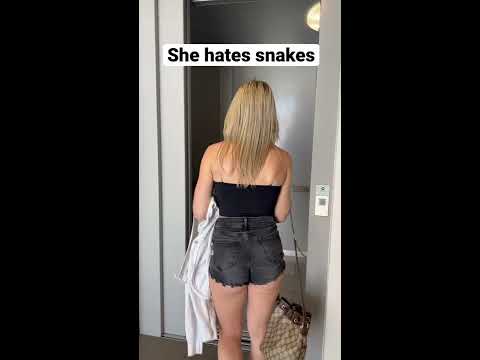 THROWİNG A SNAKE AT HER #SHORTS