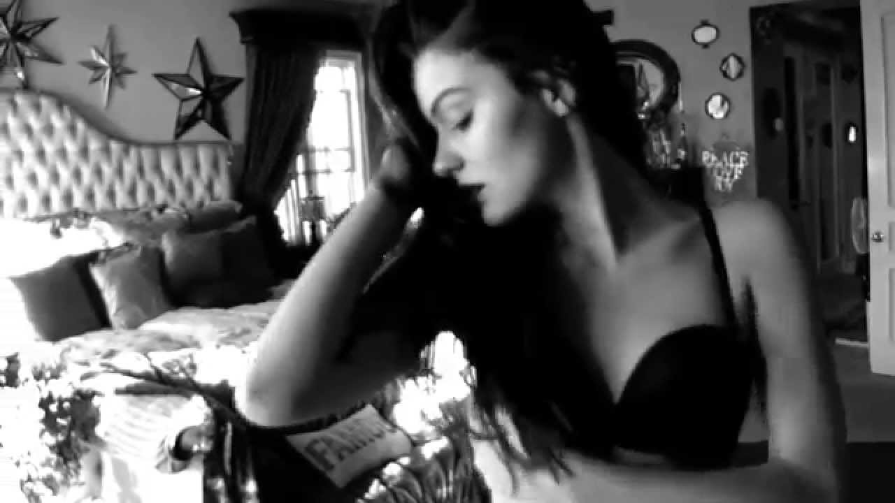 Cindy Margolis shoots model Jessica Skye's video portfolio