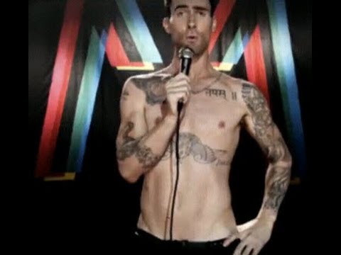 ADAM LEVINE   SEXY   NAKED   ON STAGE