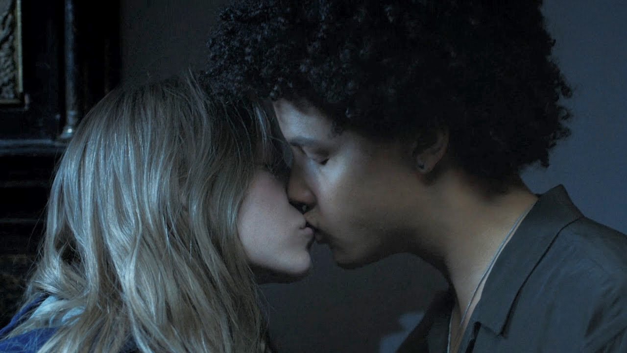 Nocturne / Kiss Scene — Juliet and Max (Sydney Sweeney and Jacques Colimon)