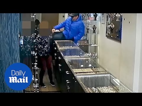 THREE ROBBERS VİCİOUSLY ATTACK FEMALE EMPLOYEE İN A JEWELLERY RAİD