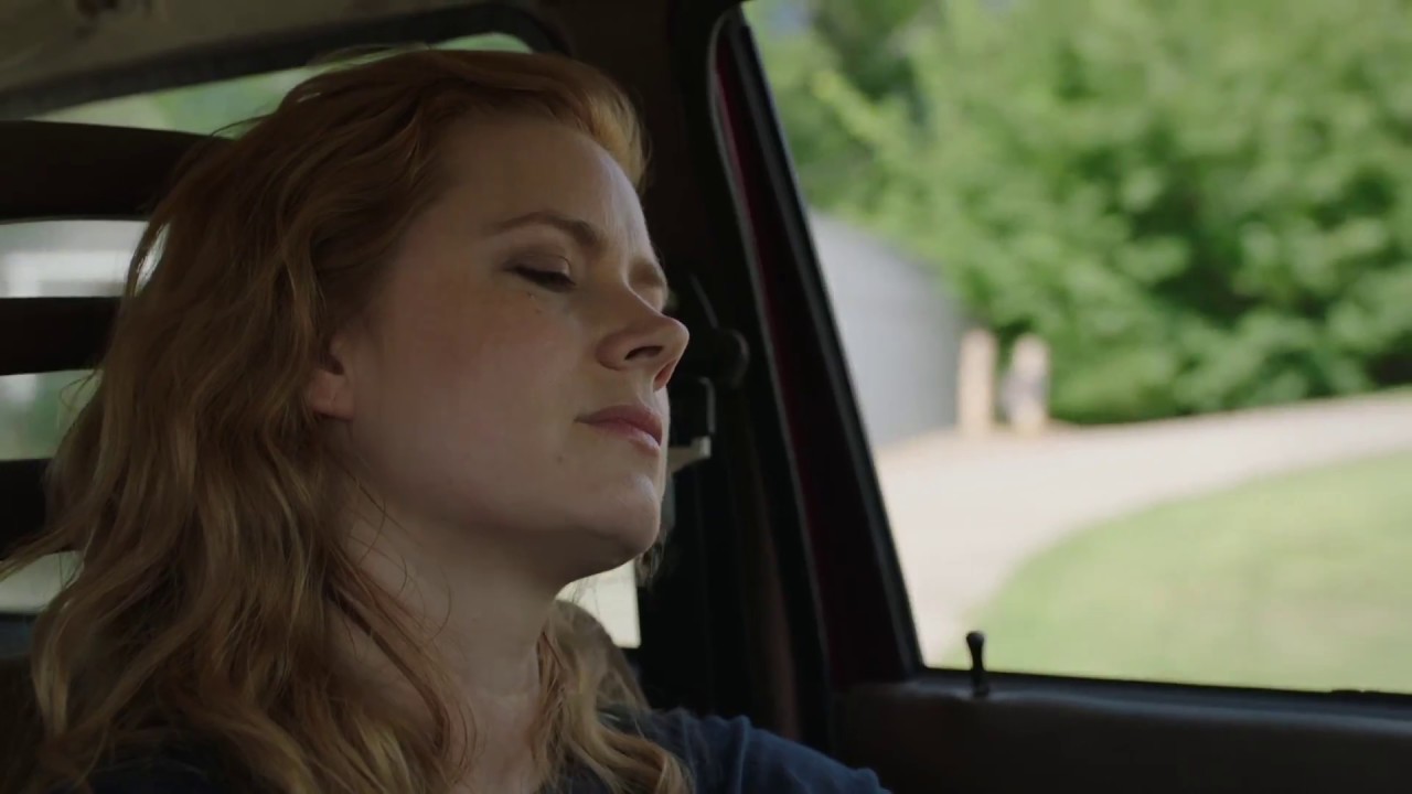 Amy Adams driving in Sharp Objects