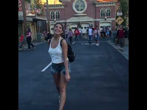 AUGUST AMES HAVİNG A BLAST İN DİSNEYLAND!!! #SHORTVİDEO #VİDEO #SUBSCRİBETOMYCHANNEL #FORYOU