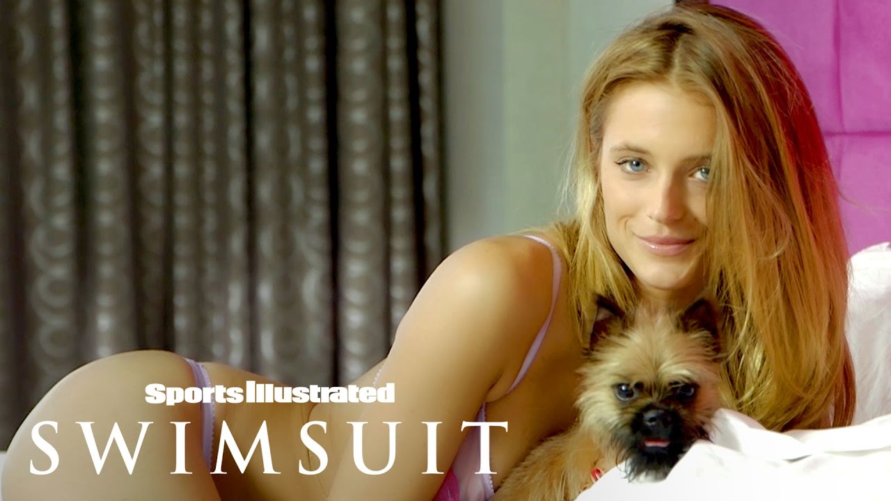 KATE BOCK'S SHOWS YOU HER PUPPY LOVE IN BED | SPORTS ILLUSTRATED SWİMSUİT
