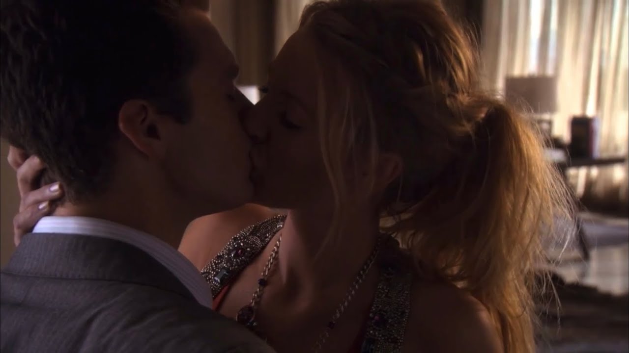 Gossip Girl | Carter & Serena Kiss scene. Sebastian Stan, Blake Lively