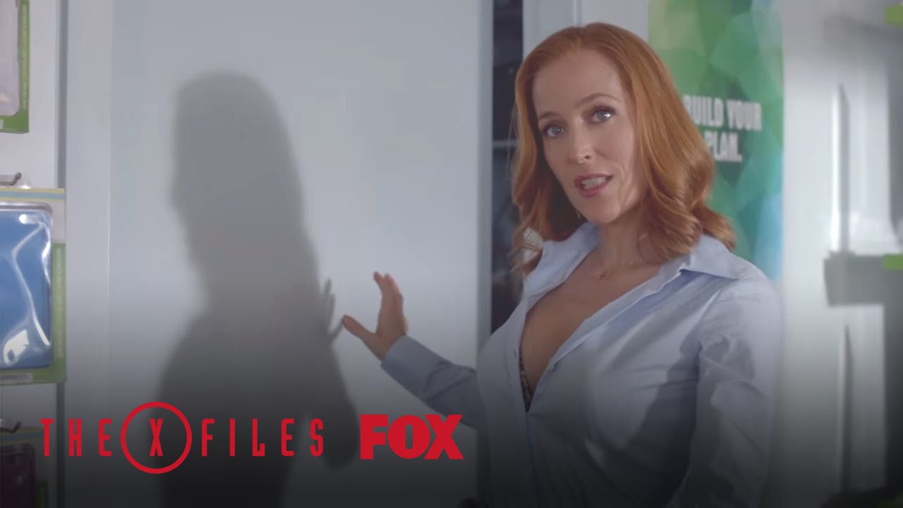 SCULLY FLİRTS WİTH A MOBİLE PHONE EMPLOYER | SEASON 10 EP. 3 | THE X-FILES