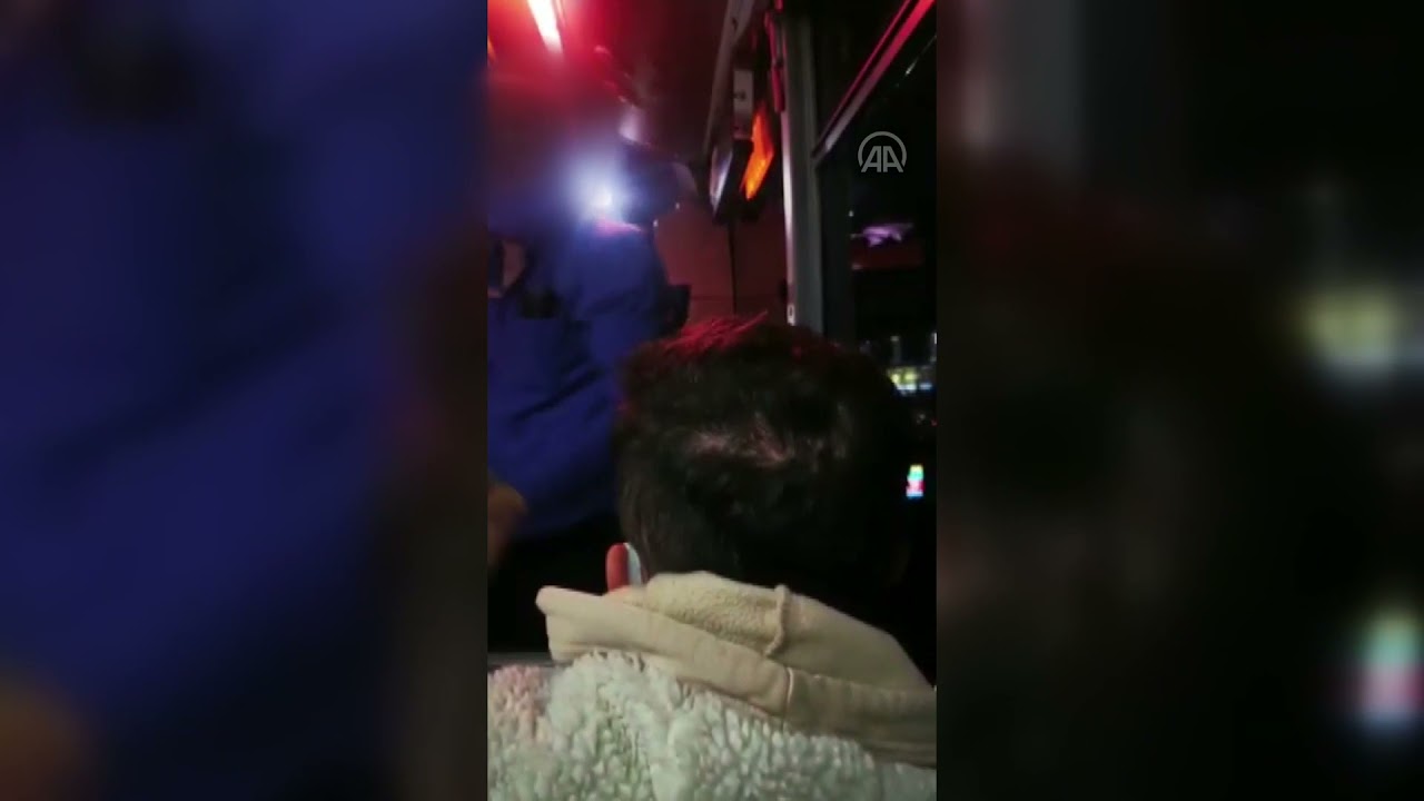Dolmuş şoförü kıyafetleri kirli diye yolcusunu araçtan indirmeye çalıştı