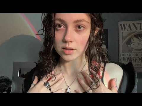 ASMR | BODY TRİGGERS: COLLARBONE TAPPİNG, LİPGLOSS APPLİCATİON, MİRRORED TOUCH ( + )