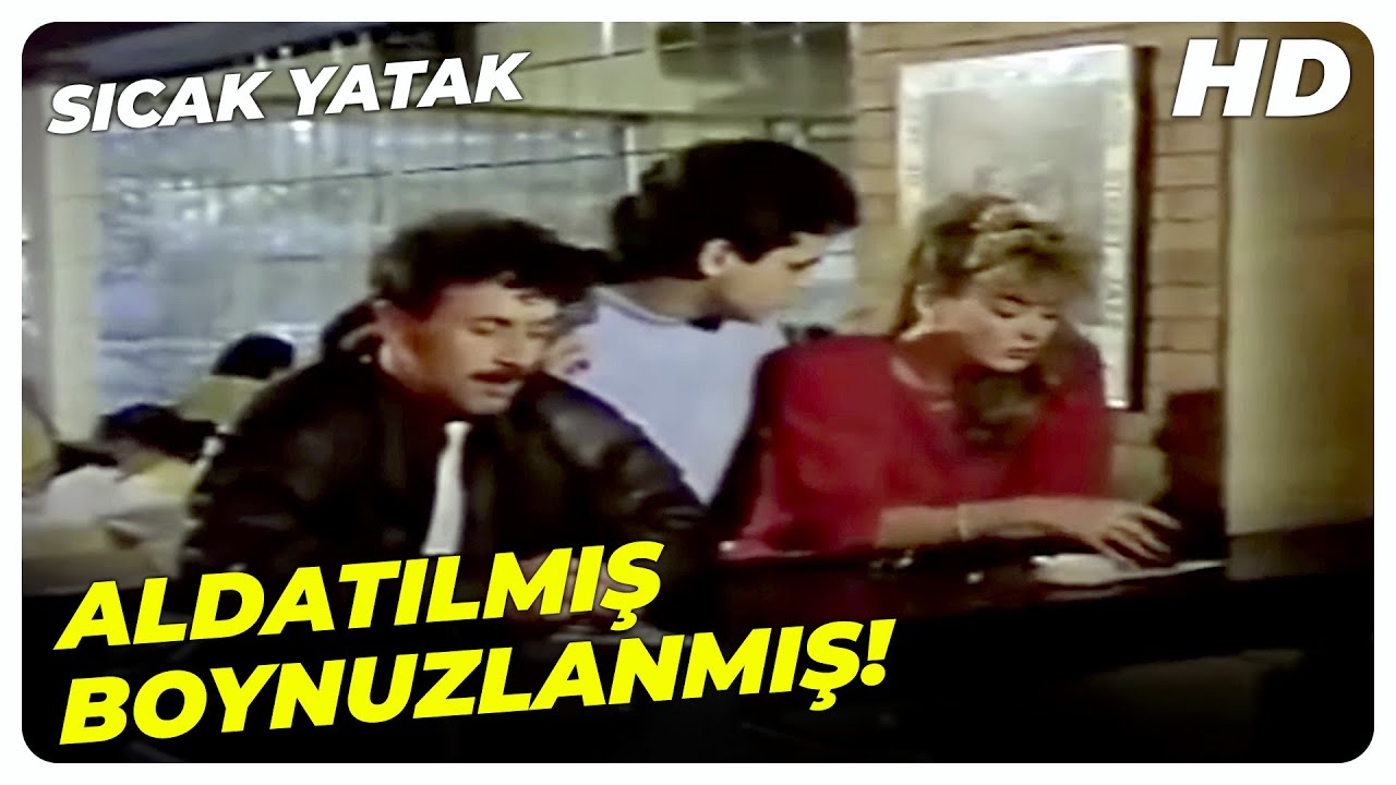 Sıcak Yatak - Benim Gönlüm Seninle Dolu Gamzem! | Harika Avcı Eski Türk Filmi