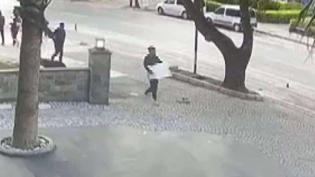 Kadıköy'de kombi hırsızlığı kamerada