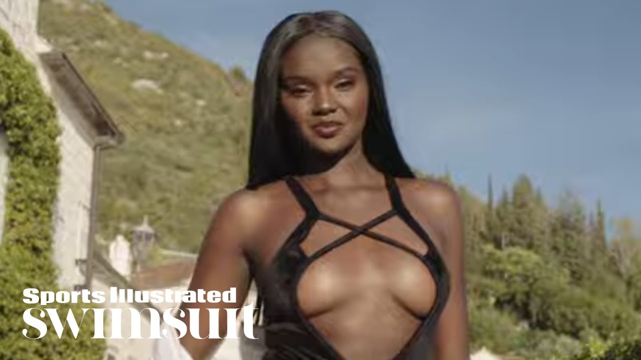Duckie Thot's Rookie Photo Shoot | SI Swimsuit 2022