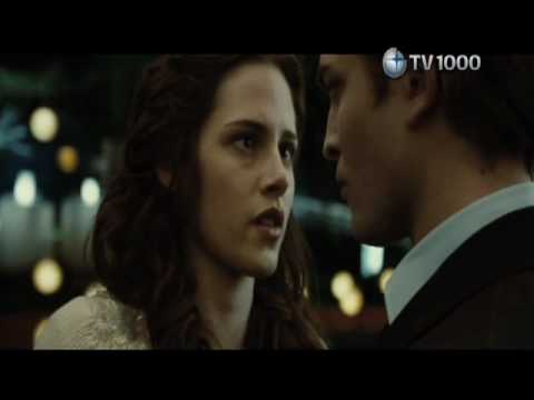 10 Hottest Moments from Twilight