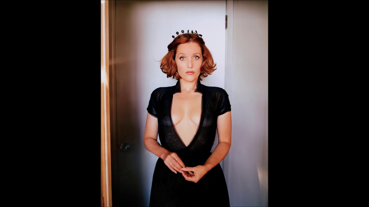 Gillian Anderson SEXY pics from the 90s! [HD 2018]