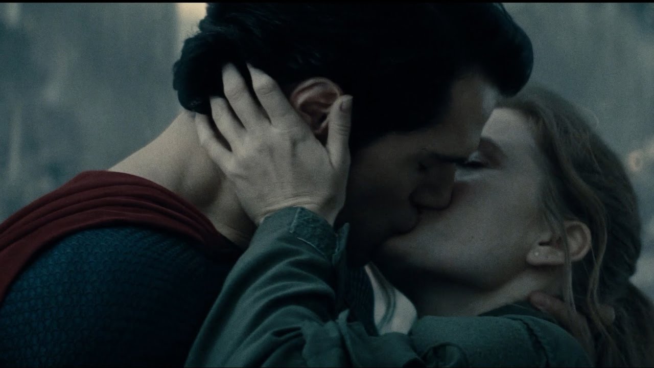 lois-lane-kisses-superman-man-of-steel