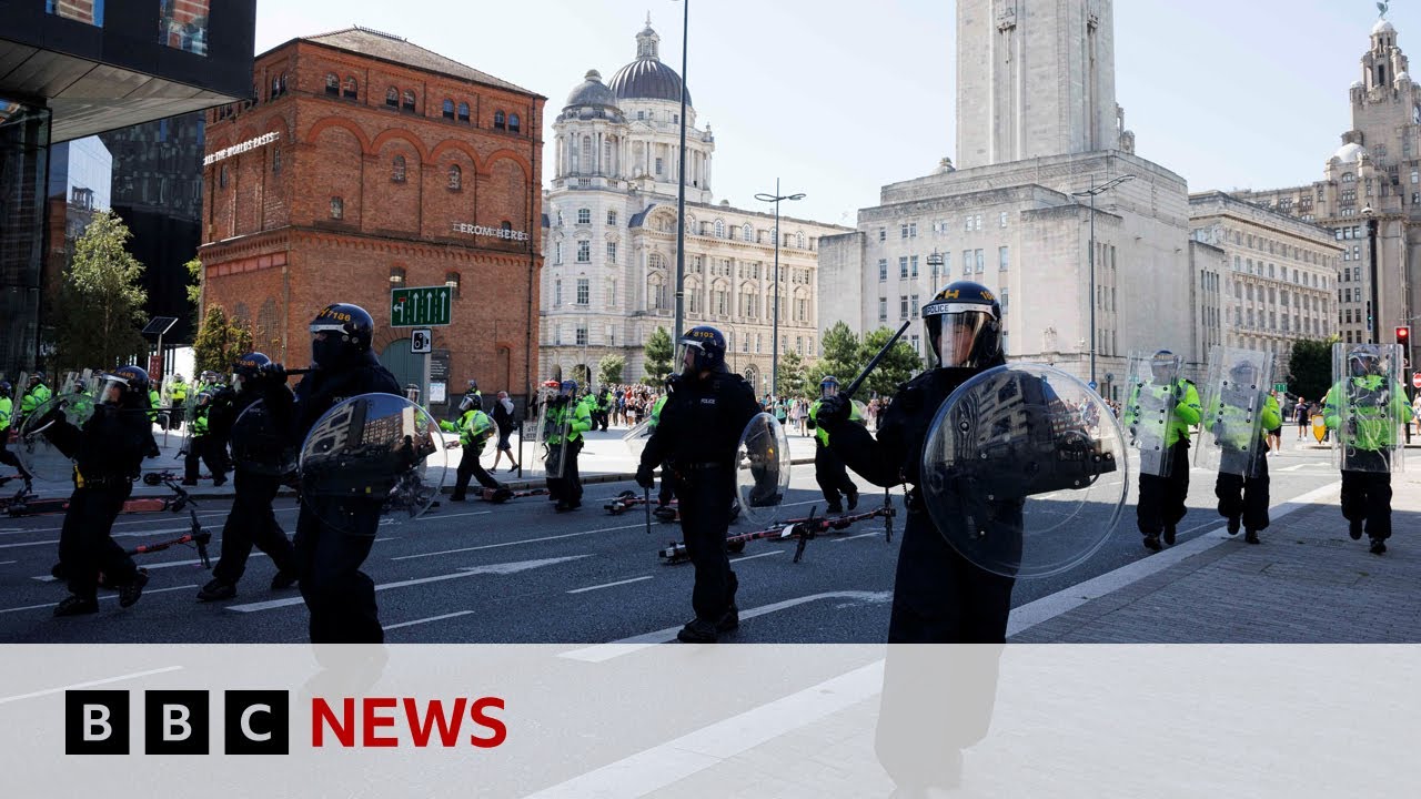 hundreds-arrested-in-connection-with-rioting-across-parts-of-uk-bbc-news