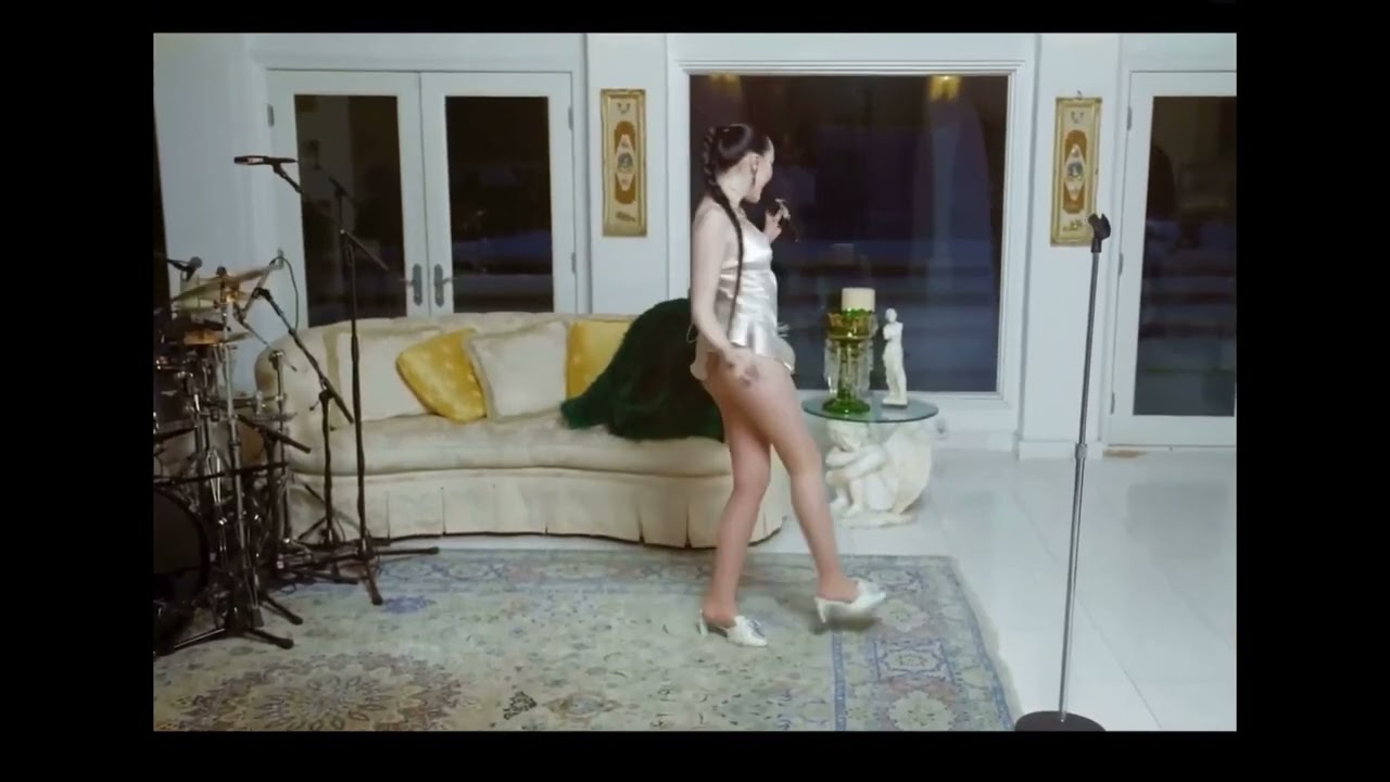 Noah Cyrus Dancing In Little Sexy Dress