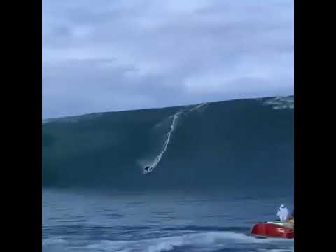 Amazing!!! Biggest wave ever ridden at Teahupoo?