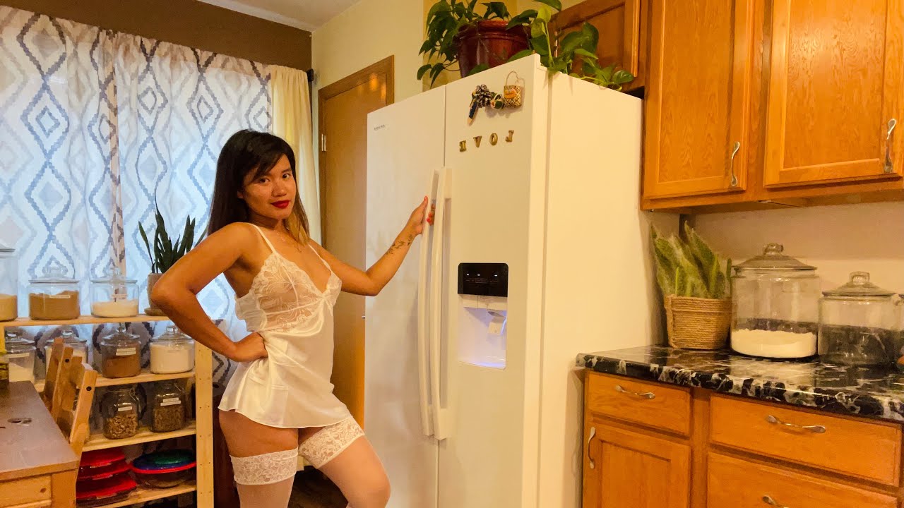 CLEAN THE FRIDGE WITH ME ????????‍♀️ || #SHENGSKITCHEN