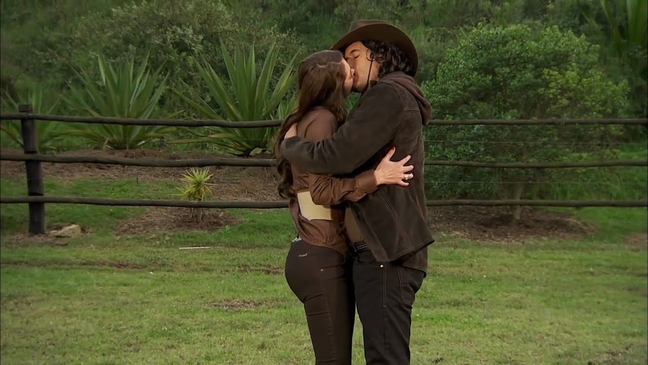 Marlene Favela & Mario Cimarro Hot Kissing