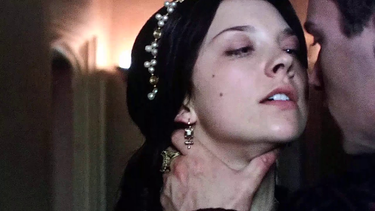 The Tudors x Anne and Henry's first kiss