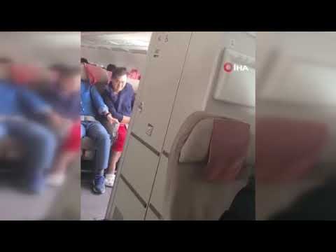 Uçuş sırasında kapıyı açan yolcu gözaltına alındı