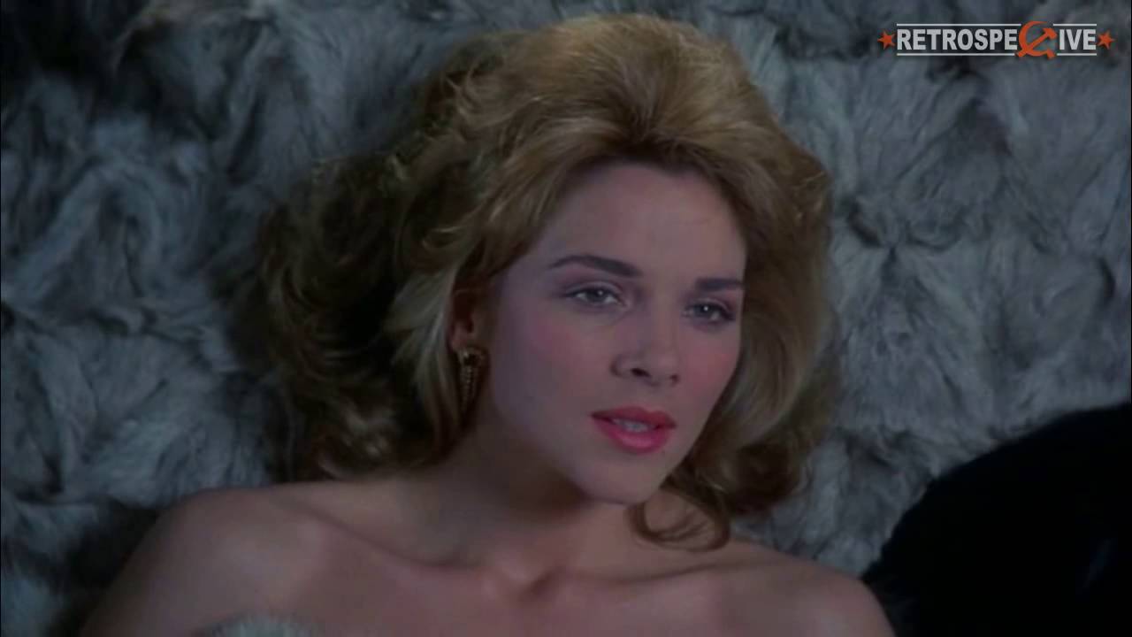 KİM CATTRALL AS A EMMY (FROM MANNEQUİN) (1987)